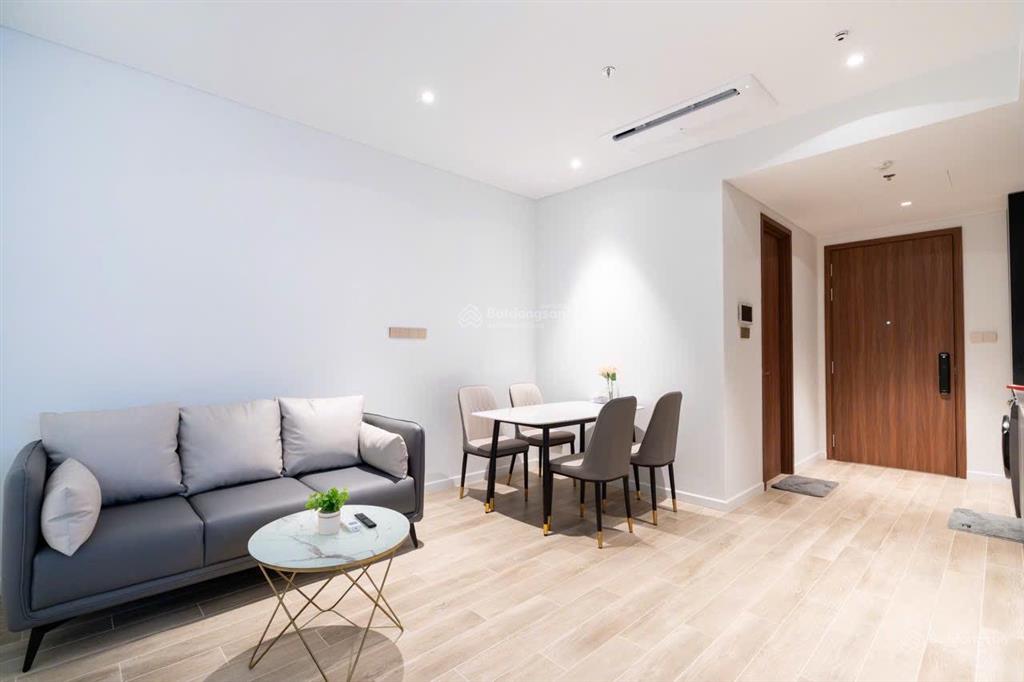 The crest  metropole bán căn studio  full nội thất  view nội khu thoáng