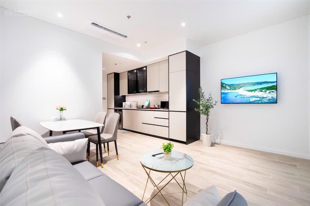 The crest  metropole bán căn studio  full nội thất  view nội khu thoáng