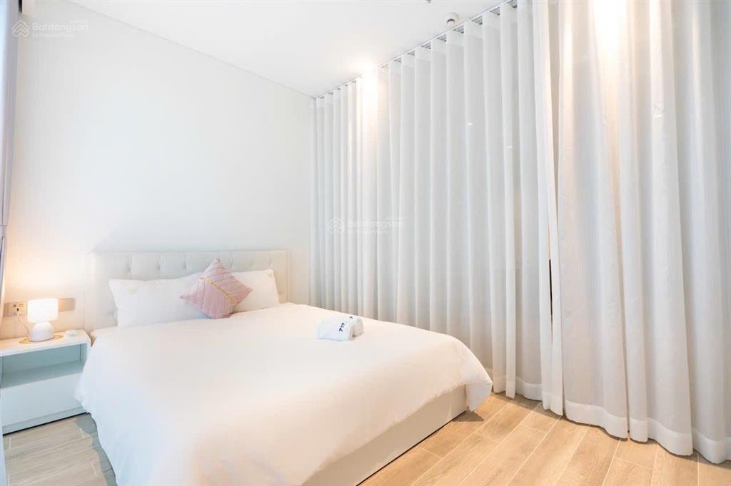 The crest  metropole bán căn studio  full nội thất  view nội khu thoáng