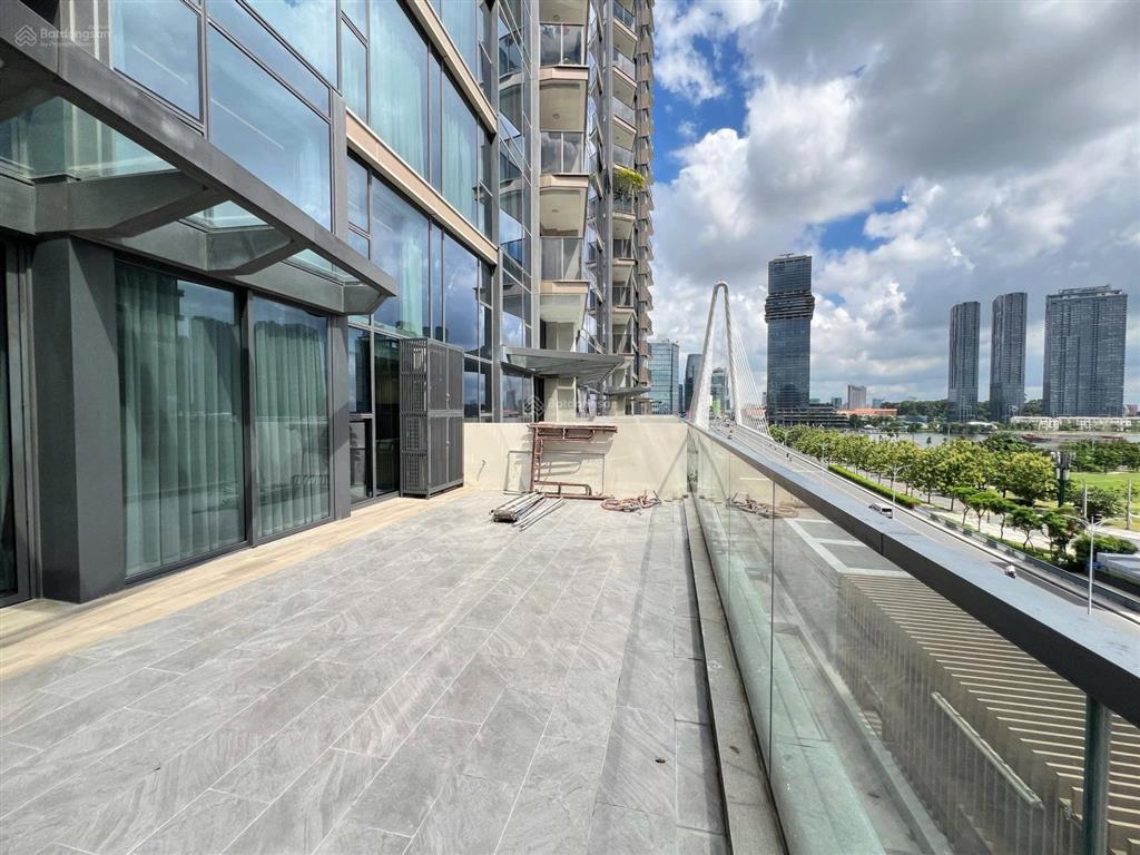 The opera  metropole cho thuê căn loft 2 phòng ngủ sân vườn riêng  view sông, cầu bason
