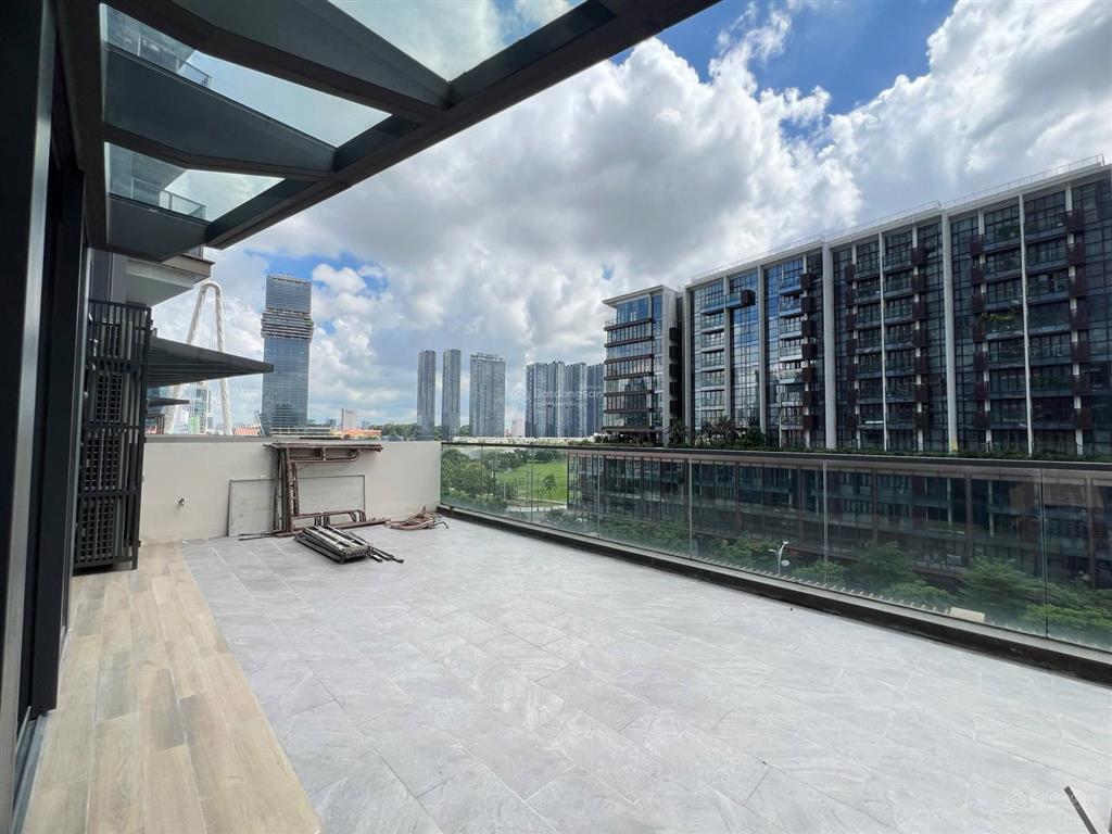 The opera  metropole cho thuê căn loft 2 phòng ngủ sân vườn riêng  view sông, cầu bason