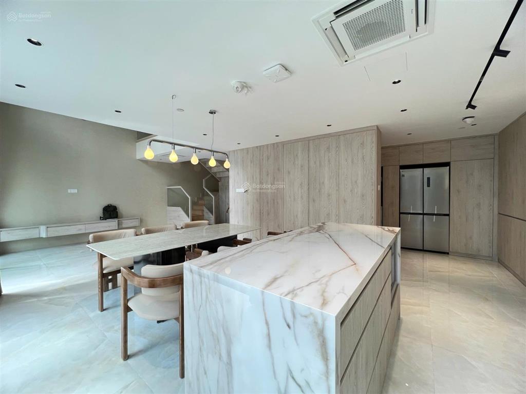 The opera  metropole cho thuê căn loft 2 phòng ngủ sân vườn riêng  view sông, cầu bason