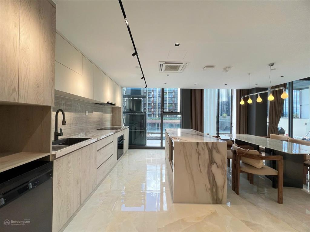 The opera  metropole cho thuê căn loft 2 phòng ngủ sân vườn riêng  view sông, cầu bason