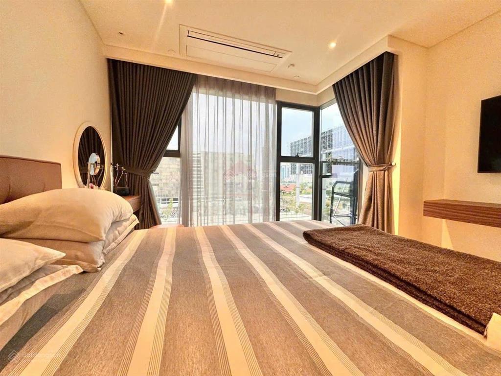 The opera  metropole bán căn hộ 3pn + 1 giá tốt  đã có sổ  full nội thất  view quận 1 thoáng