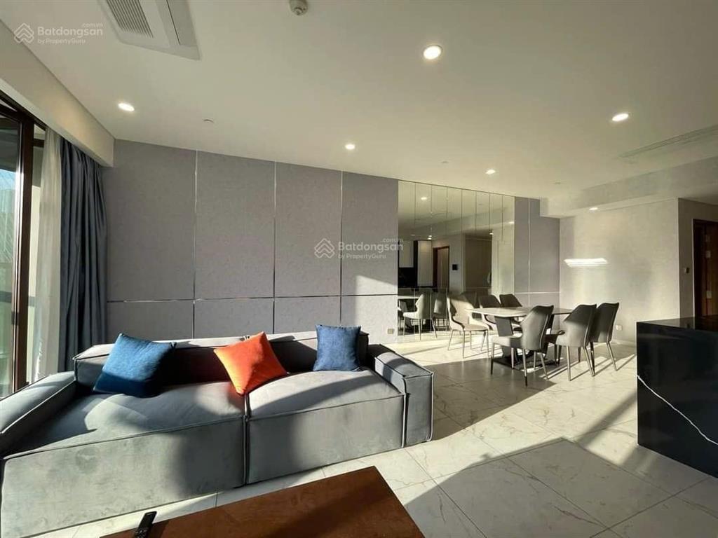 The galleria  metropole bán căn hộ 4pn  đã có sổ  full nội thất  view trực diện sông, quận 1