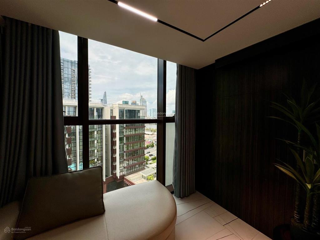 The galleria  metropole bán căn loft 3pn  đã có sổ  view sông, cầu bason thoáng