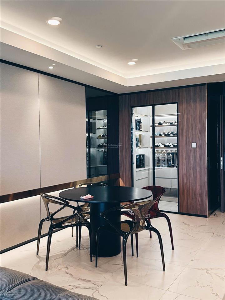 The galleria metropole bán căn góc 4pn đã có sổ  view trực diện sông, cầu bason, quận 1