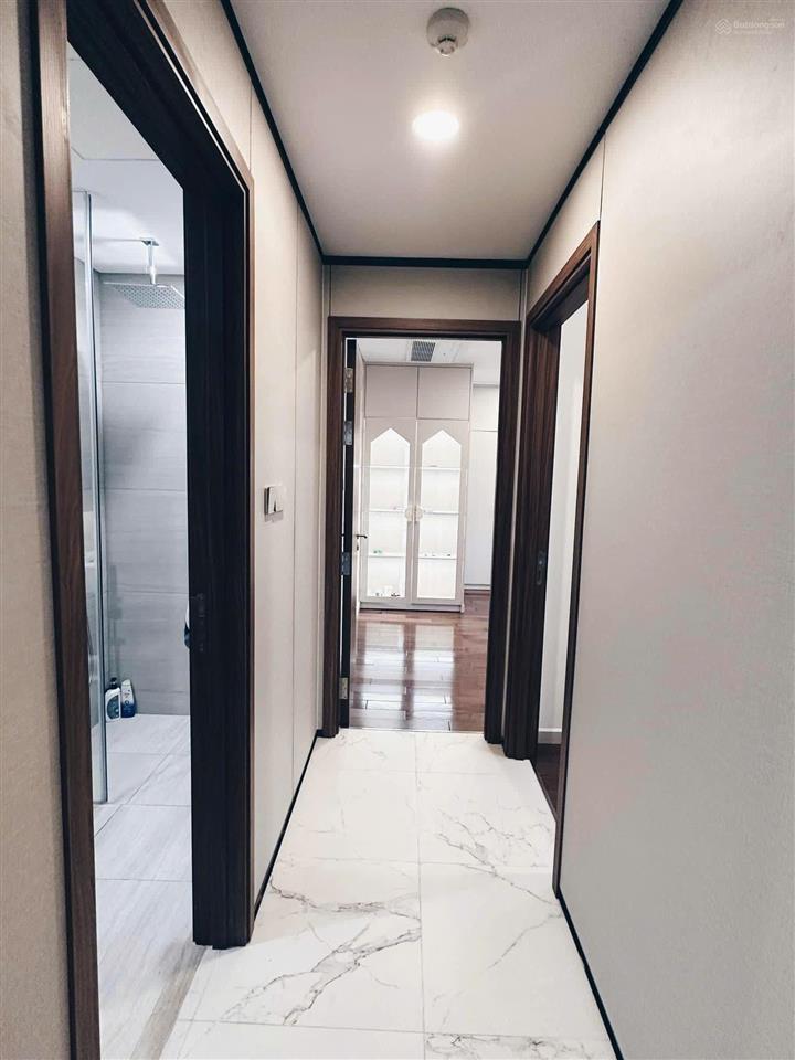 The galleria metropole bán căn góc 4pn đã có sổ  view trực diện sông, cầu bason, quận 1