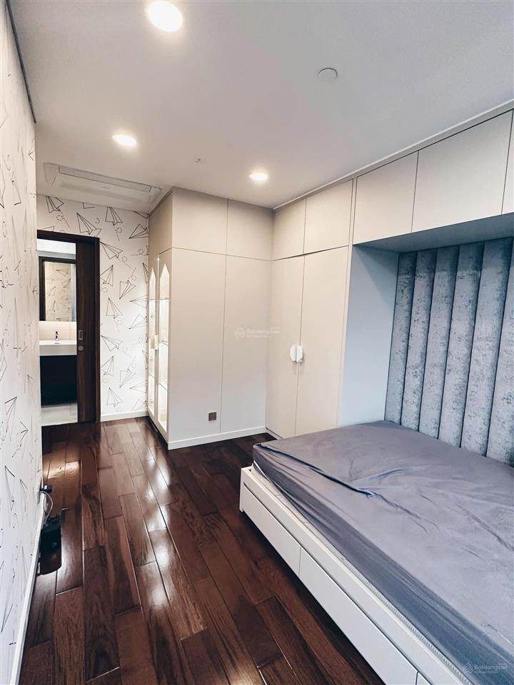 The galleria metropole bán căn góc 4pn đã có sổ  view trực diện sông, cầu bason, quận 1