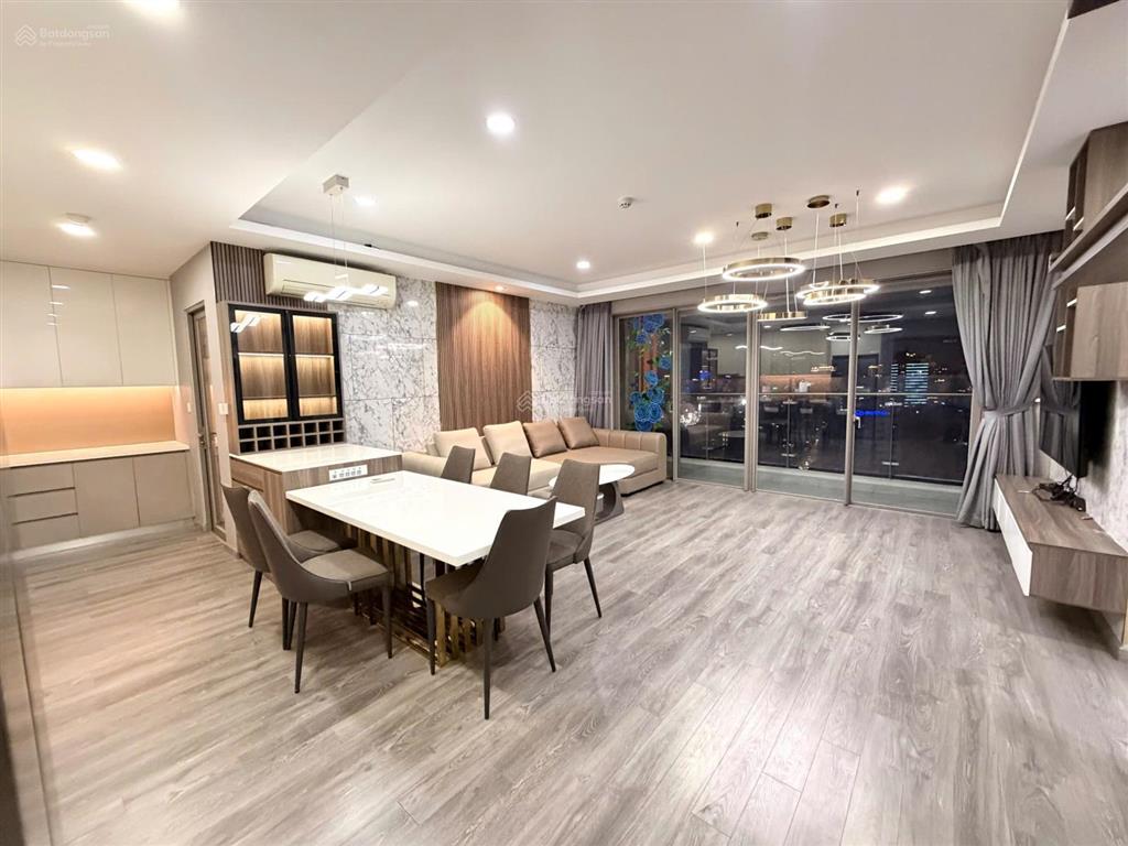 Cho thuê căn 3pn trục đẹp masteri millennium  full nội thất  view pháo hoa, quận 1