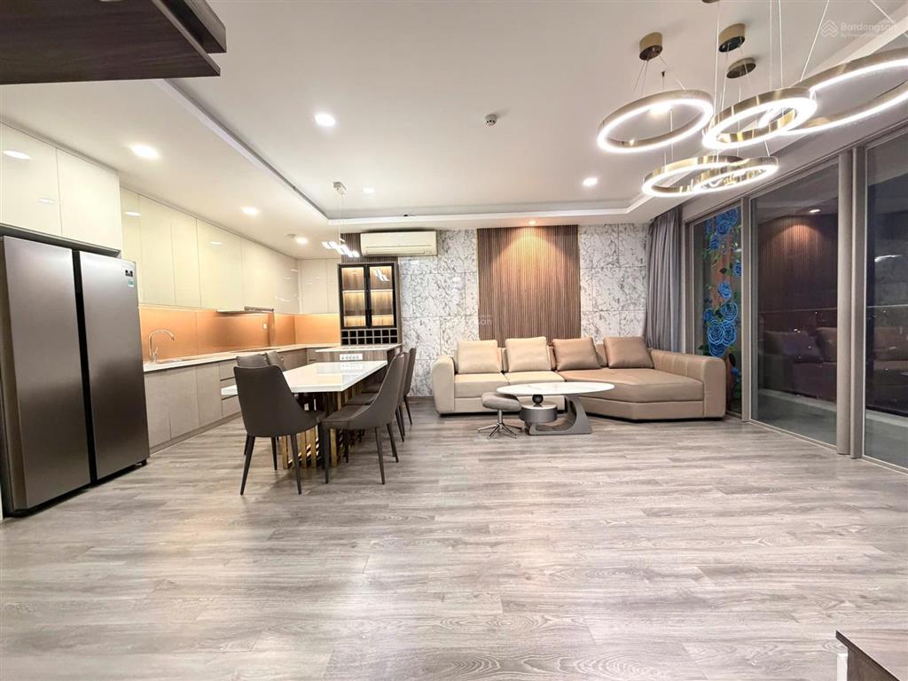 Cho thuê căn 3pn trục đẹp masteri millennium  full nội thất  view pháo hoa, quận 1