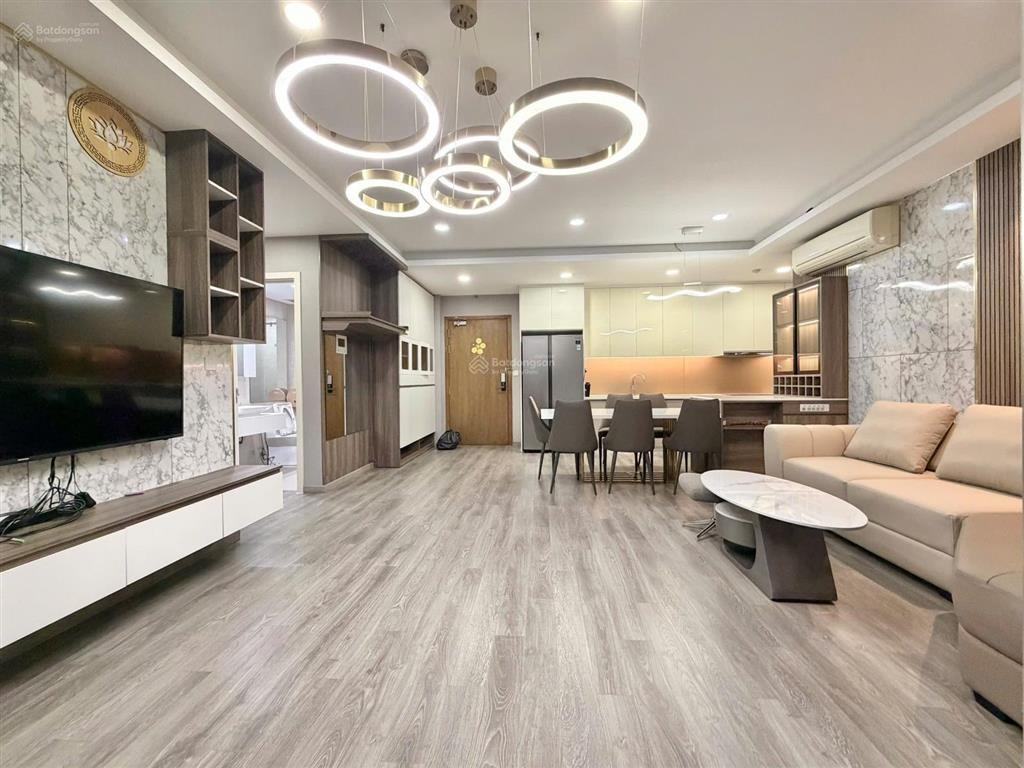 Cho thuê căn 3pn trục đẹp masteri millennium  full nội thất  view pháo hoa, quận 1