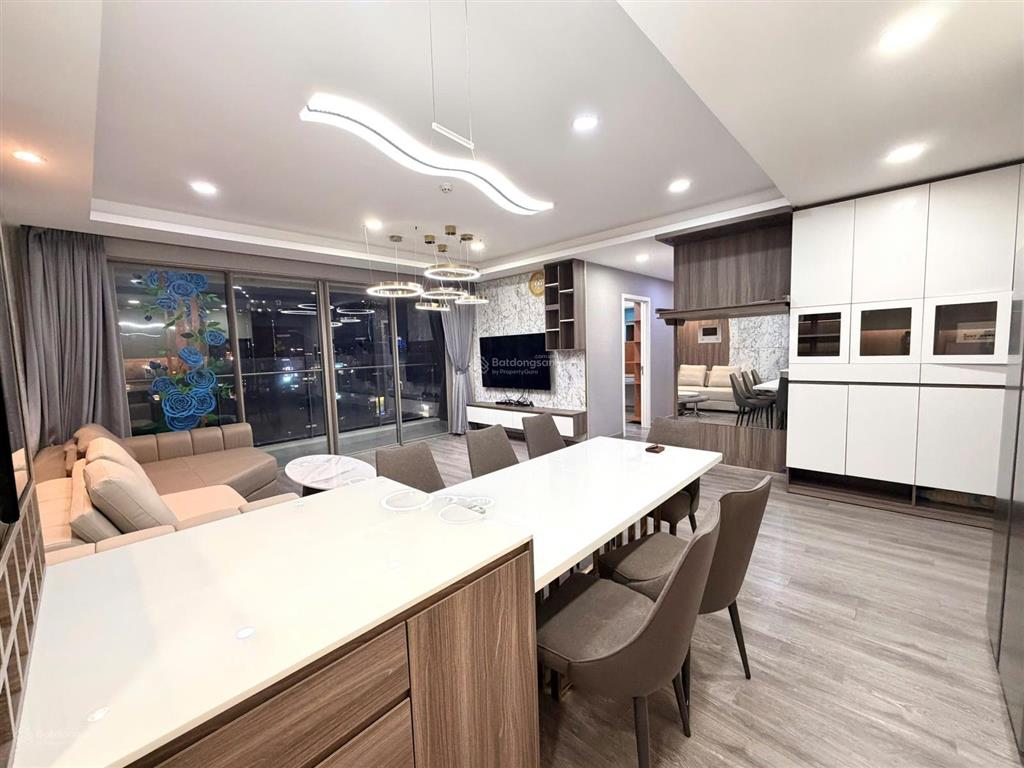 Cho thuê căn 3pn trục đẹp masteri millennium  full nội thất  view pháo hoa, quận 1