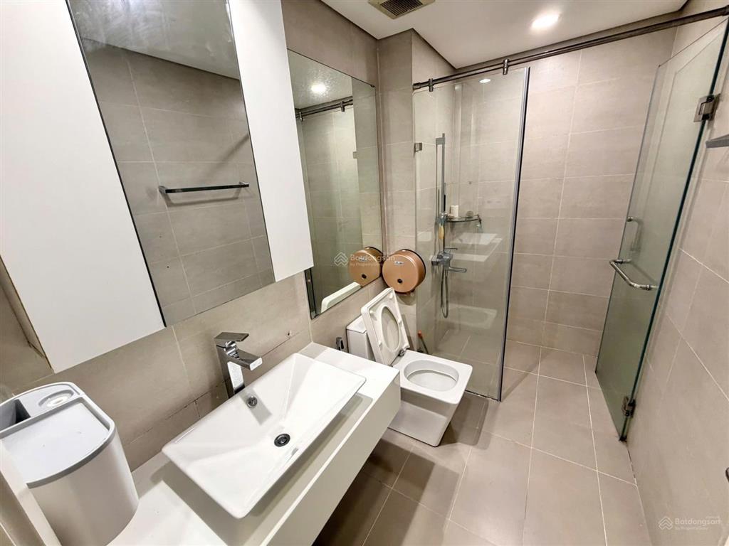 Cho thuê căn 3pn trục đẹp masteri millennium  full nội thất  view pháo hoa, quận 1