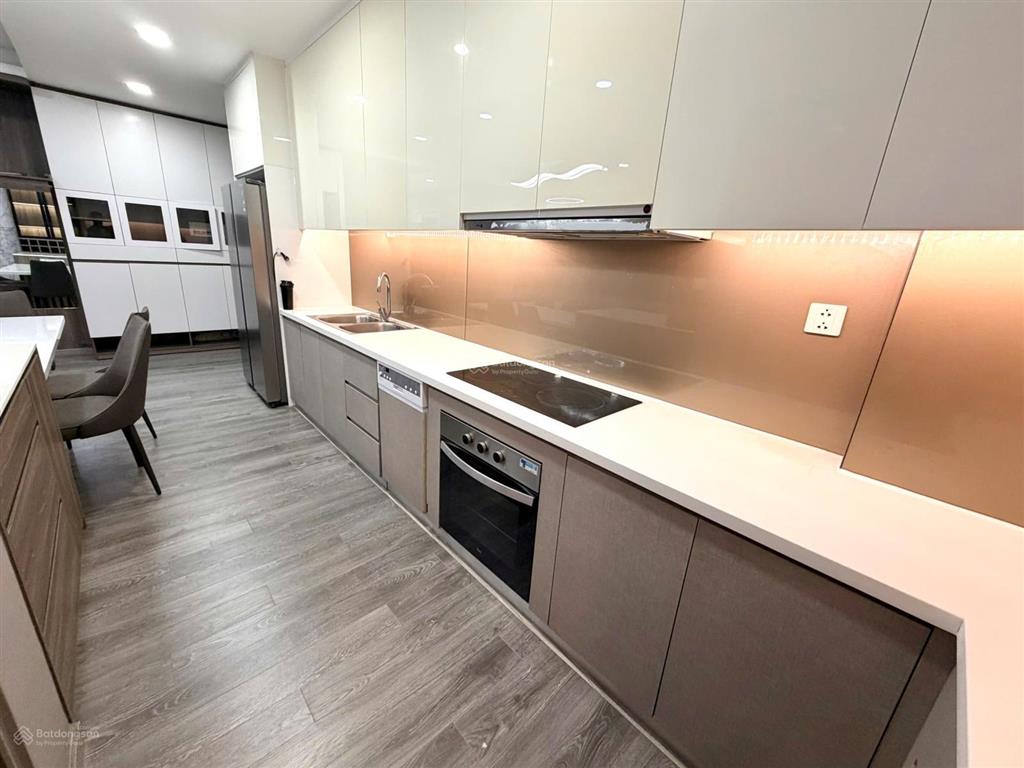 Cho thuê căn 3pn trục đẹp masteri millennium  full nội thất  view pháo hoa, quận 1