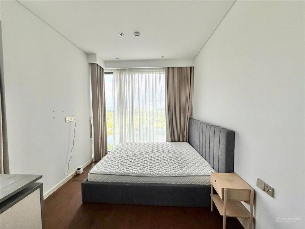 The crest  metropole cho thuê căn góc 2pn  full nội thất  view sala thoáng