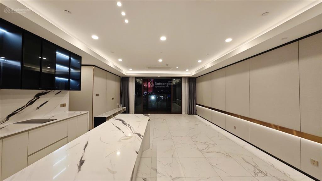 The galleria metropole cho thuê căn góc 4pn  view trực diện sông, cầu ba son, quận 1