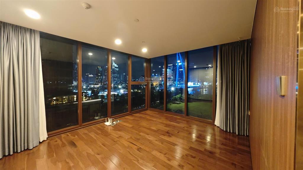 The galleria metropole cho thuê căn góc 4pn  view trực diện sông, cầu ba son, quận 1