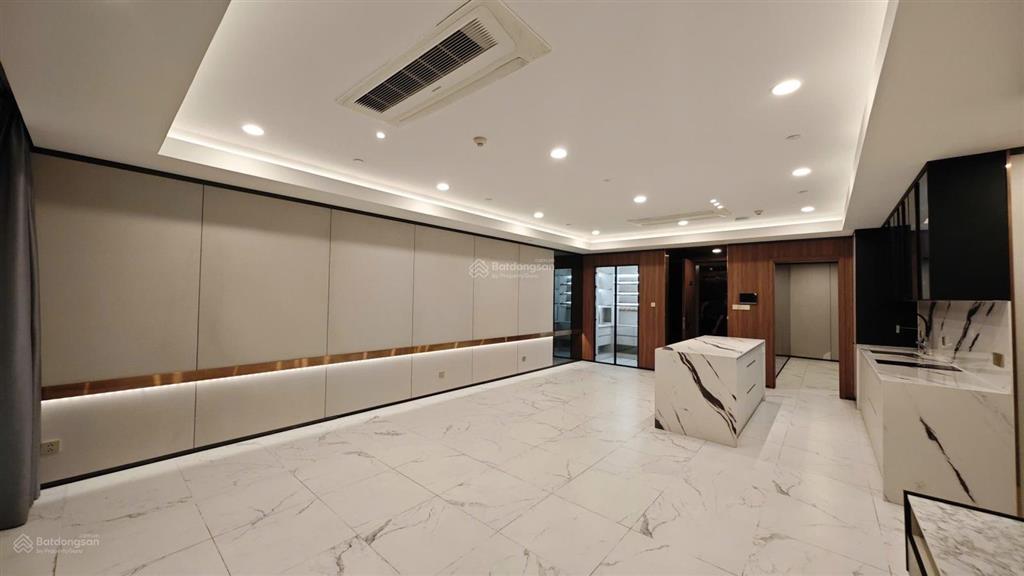 The galleria metropole cho thuê căn góc 4pn  view trực diện sông, cầu ba son, quận 1