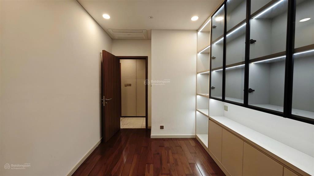 The galleria metropole cho thuê căn góc 4pn  view trực diện sông, cầu ba son, quận 1