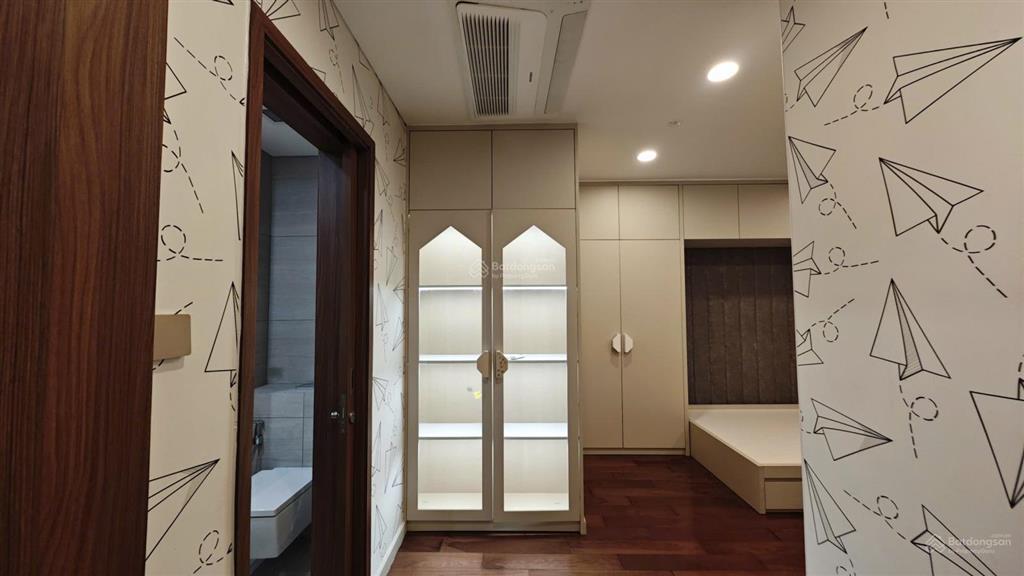 The galleria metropole cho thuê căn góc 4pn  view trực diện sông, cầu ba son, quận 1