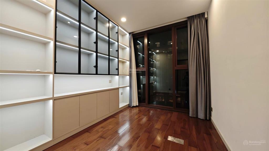 The galleria metropole cho thuê căn góc 4pn  view trực diện sông, cầu ba son, quận 1