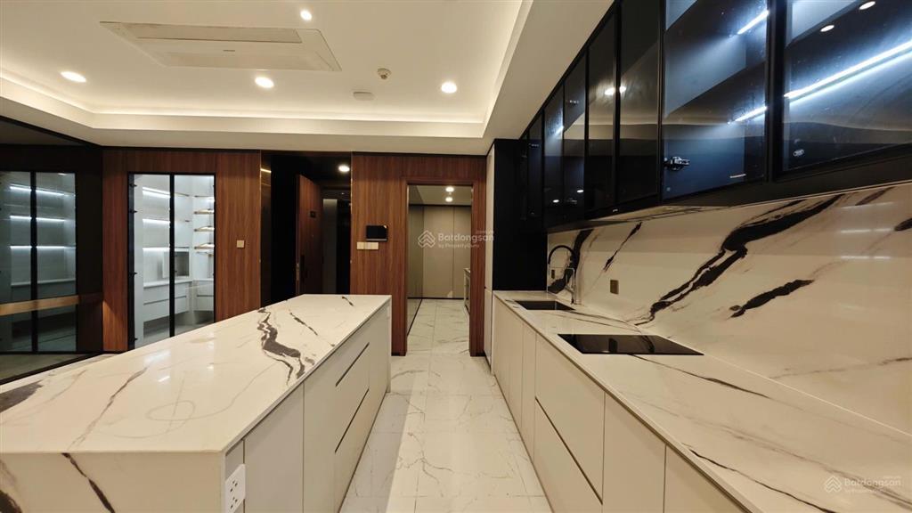 The galleria metropole cho thuê căn góc 4pn  view trực diện sông, cầu ba son, quận 1