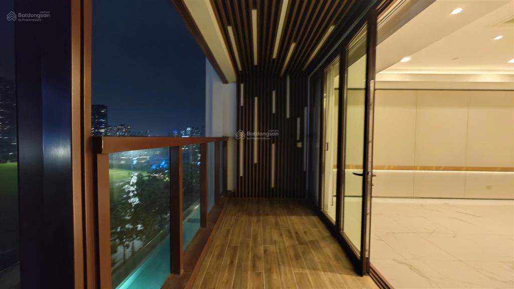 The galleria metropole cho thuê căn góc 4pn  view trực diện sông, cầu ba son, quận 1