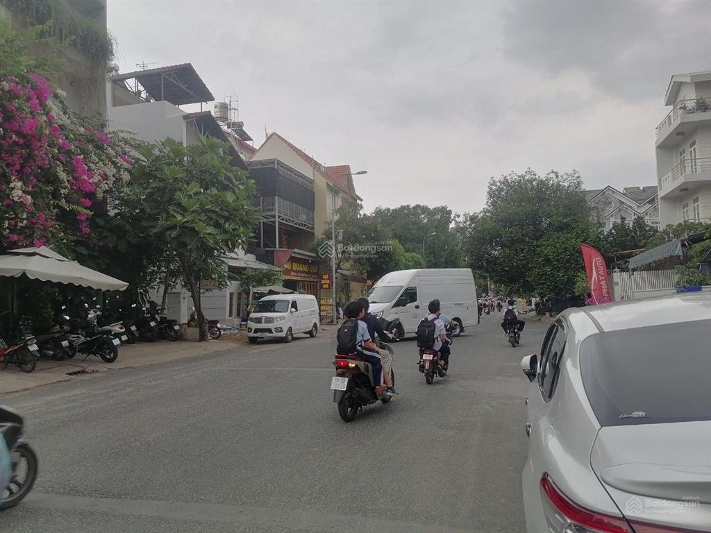 Lô duy nhất hướng đông nam  đường số 12 khu bên sông hiệp bình chánh đang bán