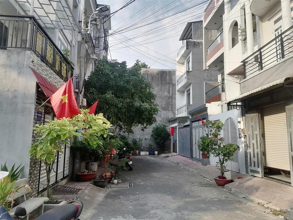 Nhà 3 tầng hẻm xe hơi gần ngã tư thủ đức, giá chỉ 7tỷ2