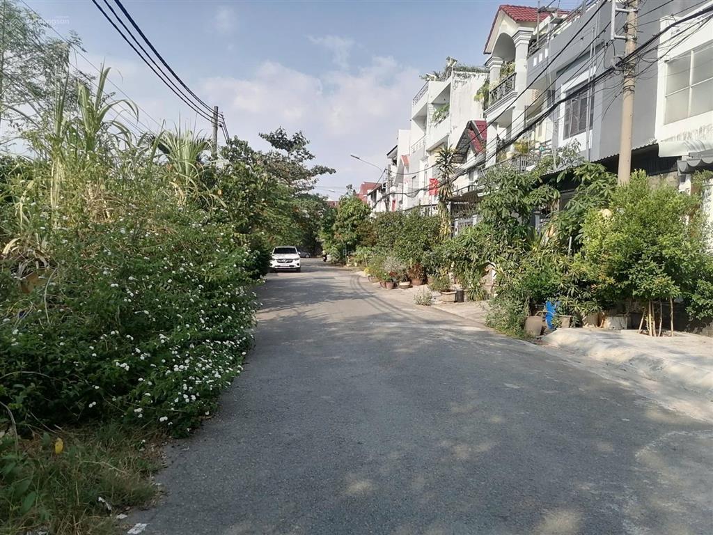 Biệt thự khu bên sông hiệp bình chánh, 233.5m2, có hồ bơi riêng, nhà đẹp, giá tốt