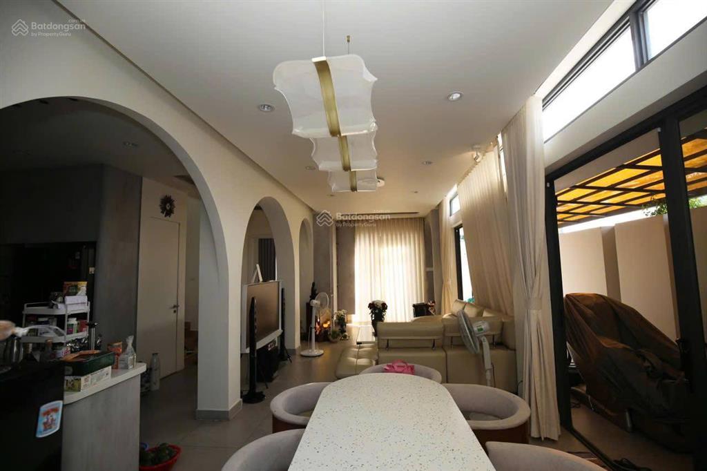 Biệt thự khu bên sông hiệp bình chánh, 233.5m2, có hồ bơi riêng, nhà đẹp, giá tốt