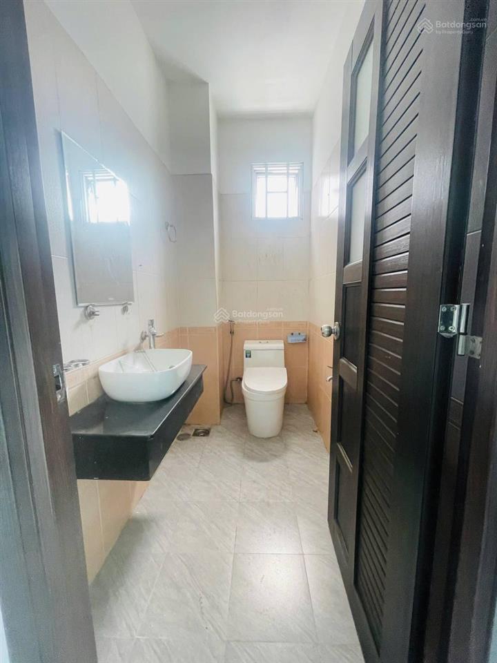 Nhà 3 tầng  mặt tiền phạm văn đồng  giá tốt