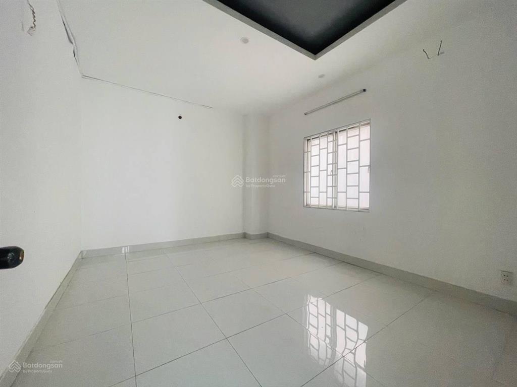 Nhà 3 tầng  mặt tiền phạm văn đồng  giá tốt