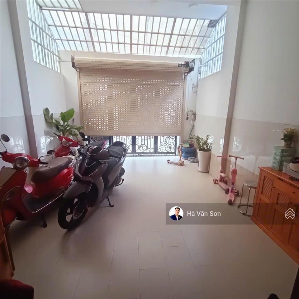 Giảm 300tr  bán nhanh nhà hẻm xe hơi ngay gần cổng vạn phúc city