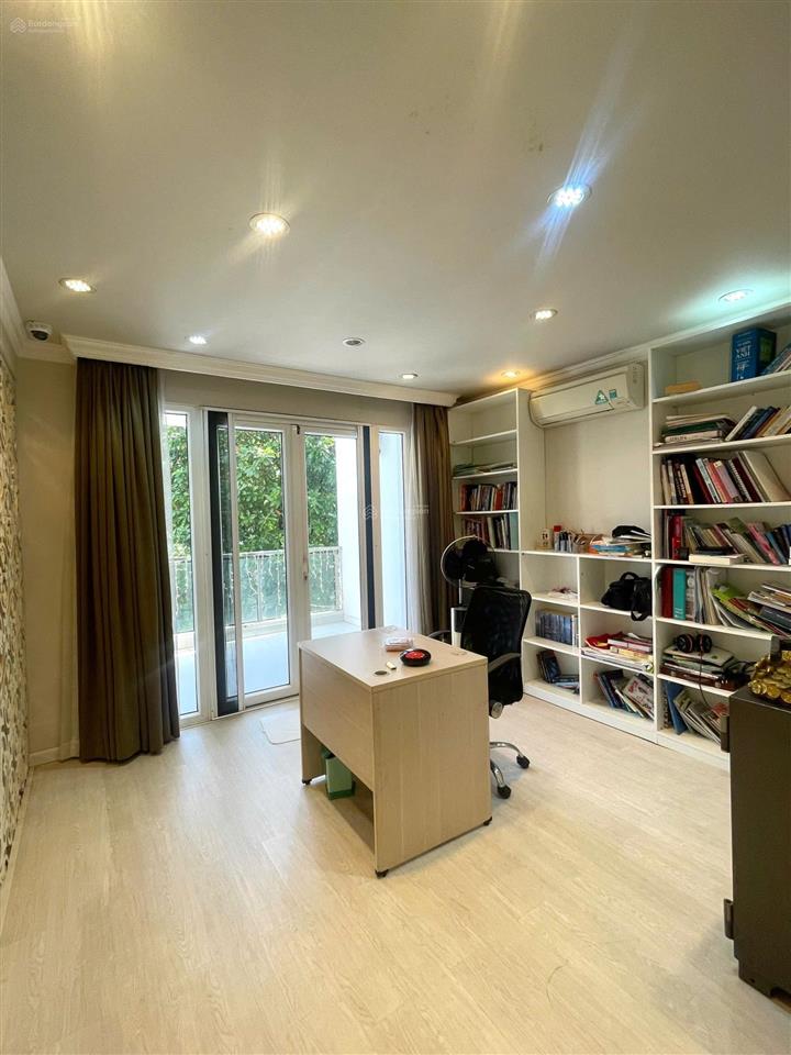 Cần bán căn biệt thự khu villa park hơn 190m2 ngay gần công viên trường mầm non