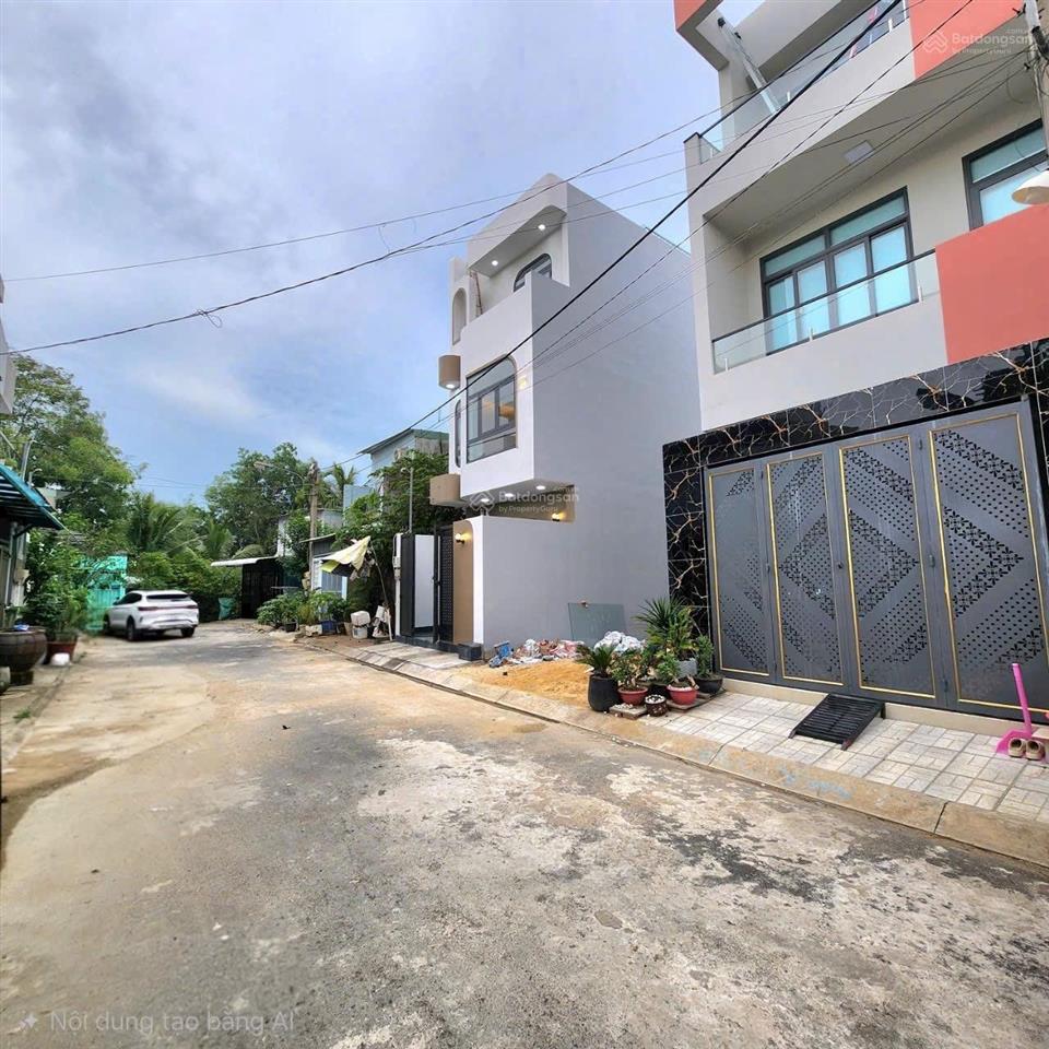 Cần bán gấp nhà 3 tầng gần vinhome q.9 giá chỉ 5tỷ tl