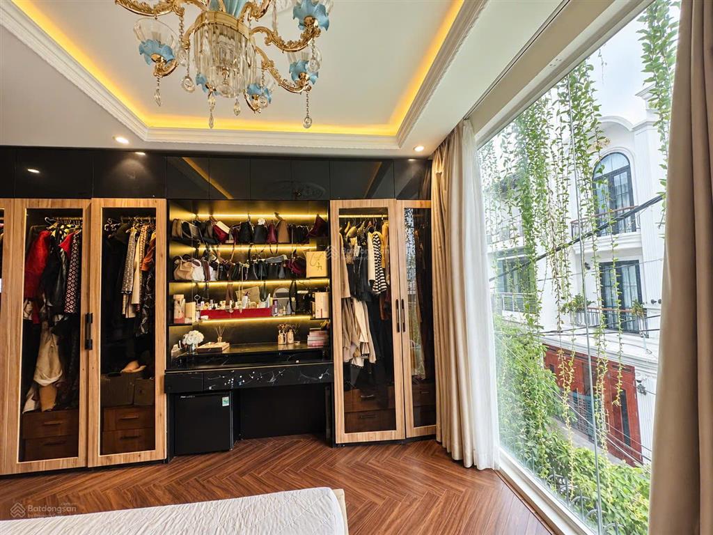 Cần bán căn biệt thự sân vườn hơn 130m2 siêu đẹp kdc vạn xuân giá chỉ 10 tỷ ***