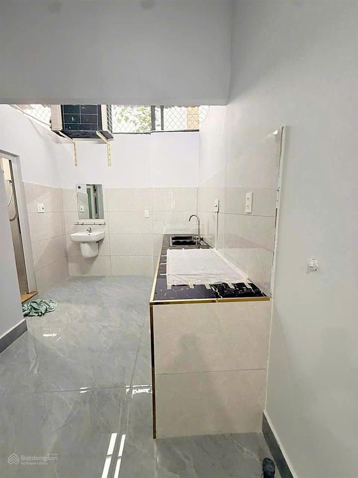 Thanh lý gấp căn nhà cấp 4 gần chợ thủ đức, 70m2 giá 2tỷ4