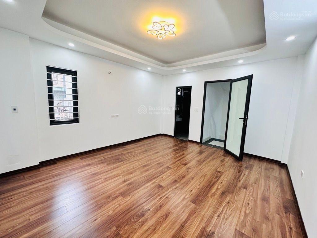 Bán nhà phố việt hưng 5 tầng sẵn ở giá rẻ, ô tô đỗ gần
