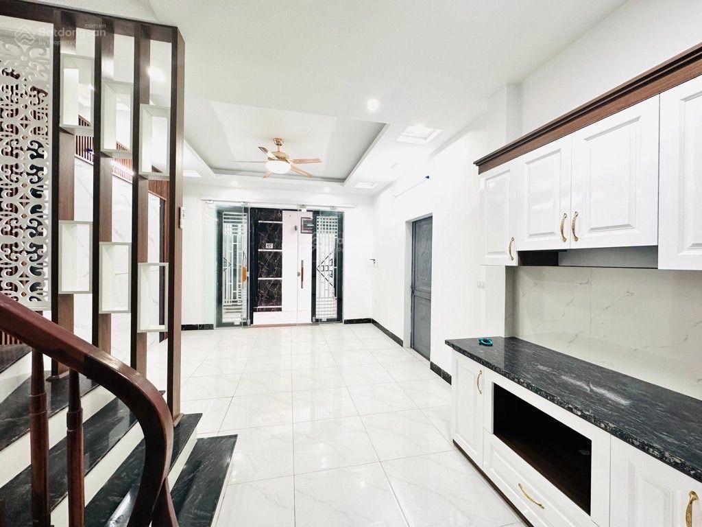 Bán nhà phố việt hưng 5 tầng sẵn ở giá rẻ, ô tô đỗ gần