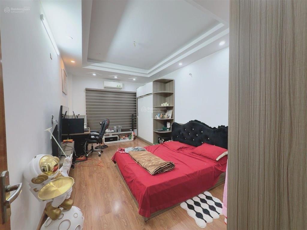 Bán gấp căn nhà phố bồ đề gần đường hồng tiến kinh doanh hoặc mở vp