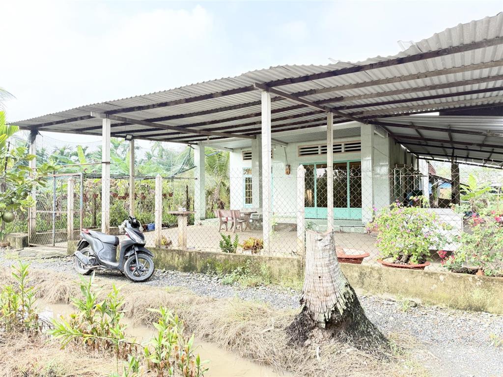 Chính chủ cần bán 3 căn nhà 1/ đường trung an, dt 1979m2 có 74m2 thổ cư, xung quanh nhiều nhà vườn