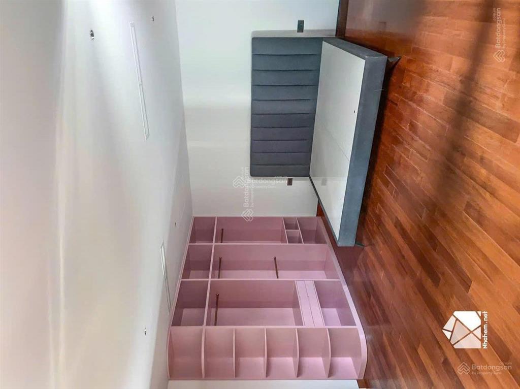 Cho thuê biệt thự 650m² hồ bơi, sân vườn lớn, 3 tầng, giá 184tr/tháng, thảo điền, quận 2