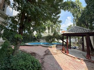 Cho thuê biệt thự 650m² hồ bơi, sân vườn lớn, 3 tầng, giá 170 triệu/tháng, thảo điền, quận 2