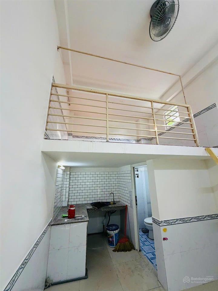 Phòng có gác lửng  giờ giấc tự do tại quận 9