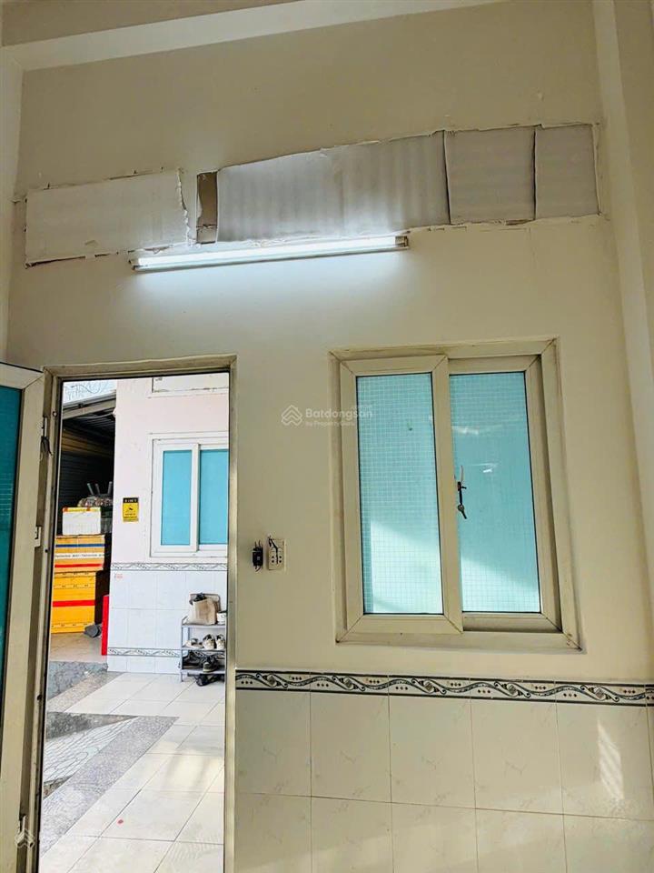 Phòng có gác lửng  giờ giấc tự do tại quận 9