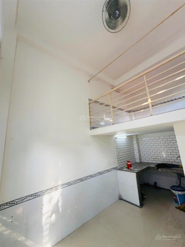 Phòng có gác lửng  giờ giấc tự do tại quận 9