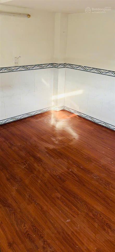 Phòng có gác lửng  giờ giấc tự do tại quận 9