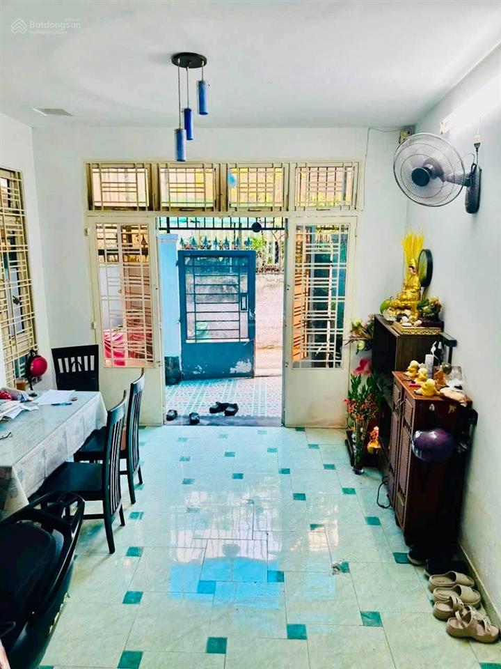 Bán nhà chính chủ phạm thế hiển (p1 q8) 52m2, 3 tầng, 3pn, hẻm thông